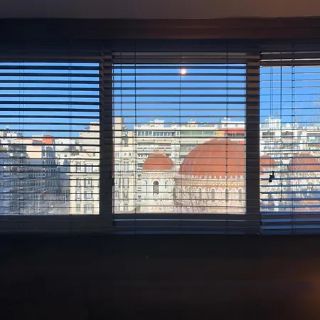 דירה Downtown Stylish Flat *