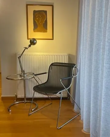 דירה Downtown Stylish Flat