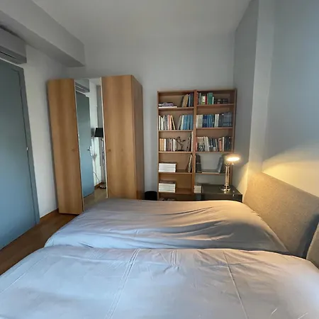 דירה Downtown Stylish Flat